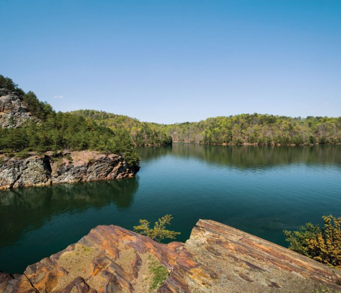 Carters Lake North Georgia hiking and scenic views