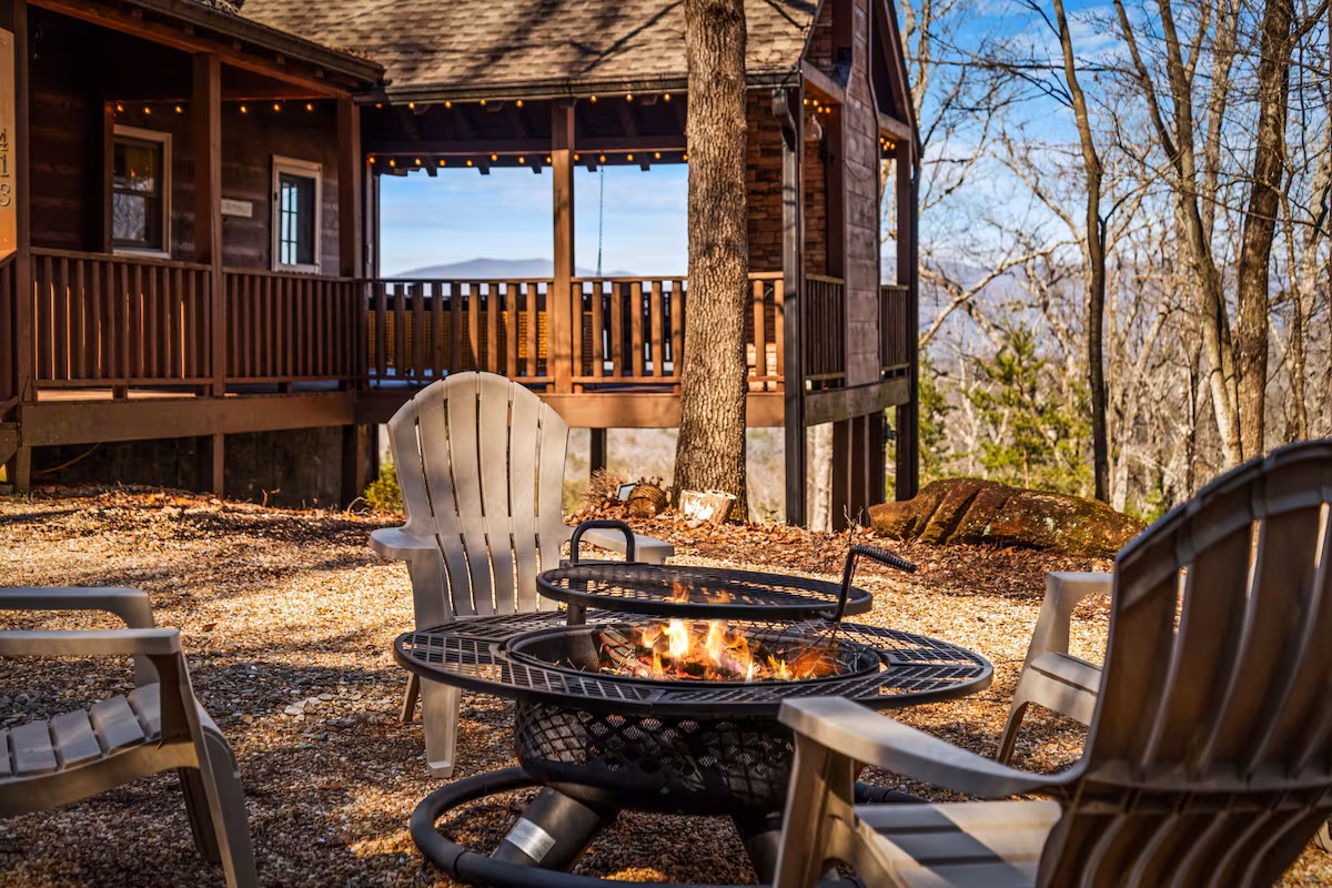 Sky Reach Cabin in Ellijay, Georgia — cabin rental photo 7